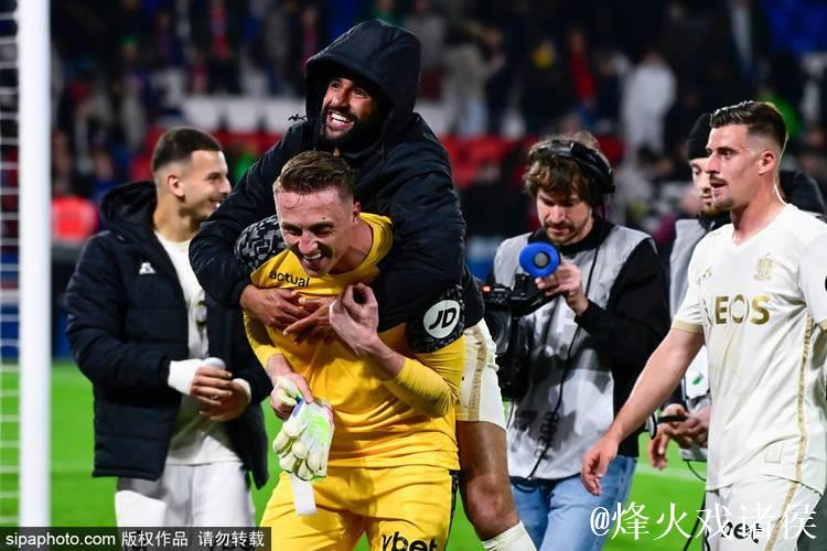 法甲-巴黎1-3尼斯 赛季联赛不败金身遭破 法甲-巴黎1-3尼斯 赛季联赛不败金身遭破