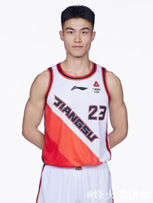 CBA夏联-刘颜诚23+7广州大胜江苏 闫实16分
